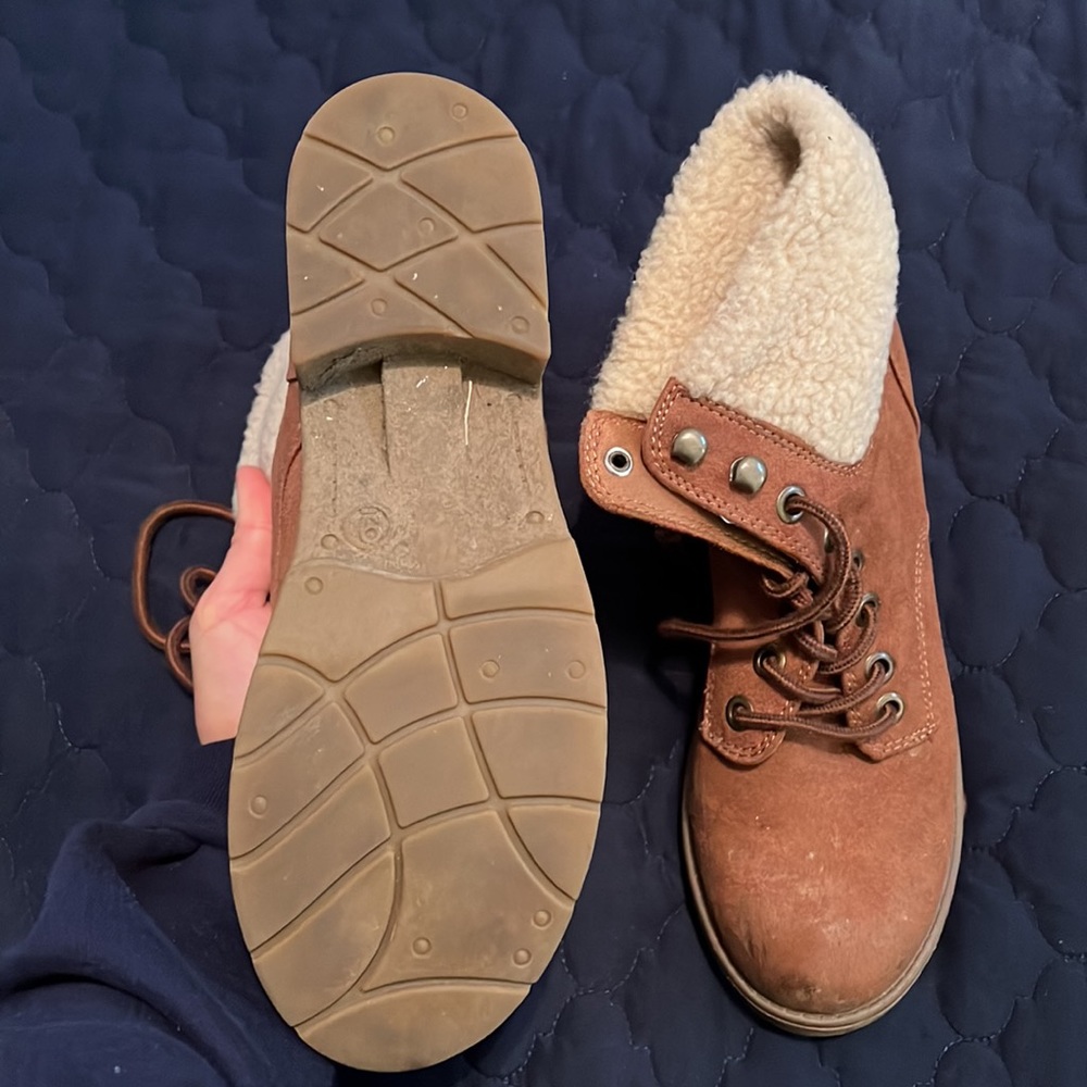 Boots - Picture 4 of 4